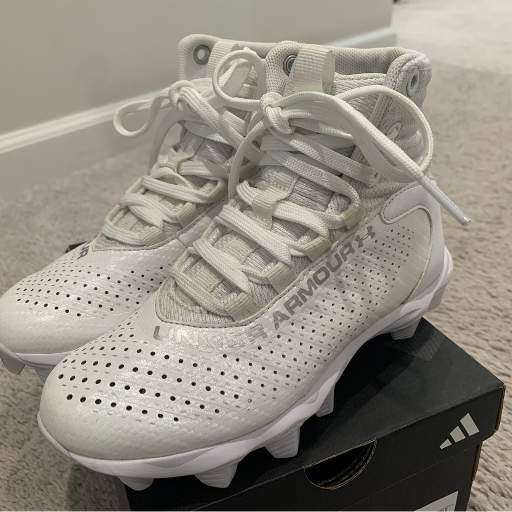 Under Armour Boy's Football Cleats Size 13K
